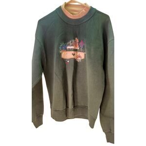 Vintage Chic Green Embroidered Teddy Bear On Mantel Sweatshirt Large Grandmacore